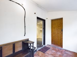 Entrance hall- click for photo gallery